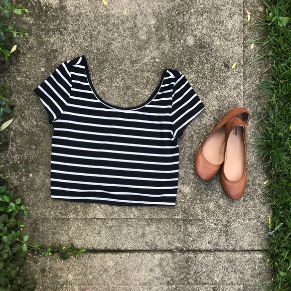 Mossimo Supply Co. Tops - Mossimo • Striped Scoop Neck Crop Top • Large